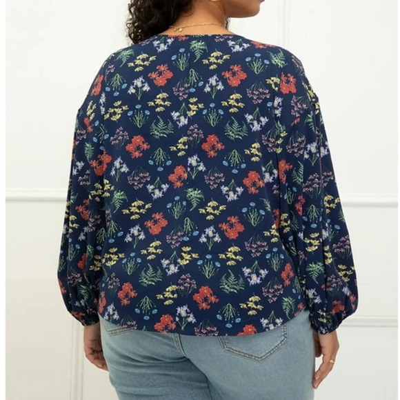 ELOQUII‎ Elements Blue Floral Long Balloon Sleeve Blouse - Picture 3 of 9